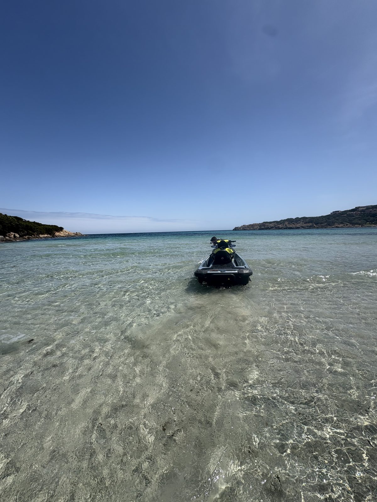 Cala Granu raggiunta in moto d'acqua — Porto Cervo